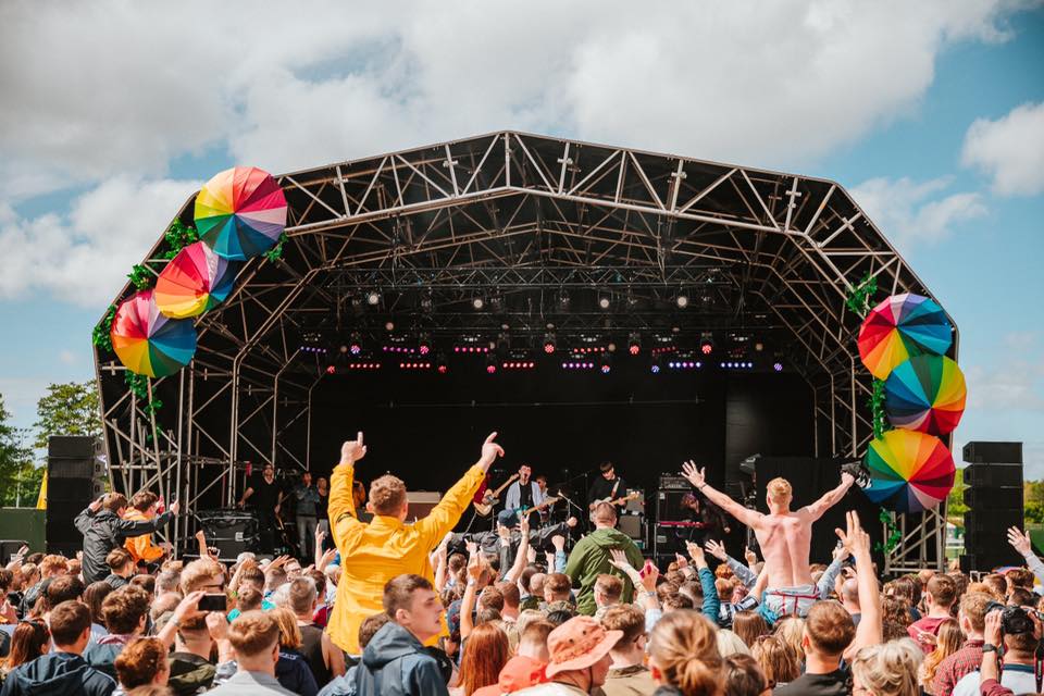 11 Festival Tips and Tricks | Gigs & Tours Blog